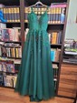 Ball Gown V-neck Tulle Prom Dresses With Appliques