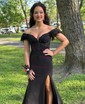 Trumpet/Mermaid Off-the-shoulder Stretch Crepe Sweep Train Prom Dresses With Appliques Lace