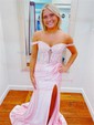 Sheath/Column Off-the-shoulder Satin Corset Prom Dresses With Appliques