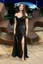 Sheath/Column Off-the-shoulder Satin Prom Dresses With Appliques