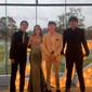Mermaid V-neck Glitter Prom Dresses With Appliques