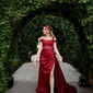 Sheath/Column Off-the-shoulder Satin Corset Prom Dresses With Appliques