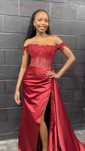 Sheath/Column Off-the-shoulder Satin Corset Prom Dresses With Appliques