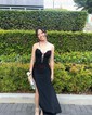 Sheath/Column Strapless Satin Prom Dresses With Appliques