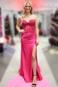 Sheath/Column Strapless Satin Corset Prom Dresses With Appliques