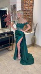 Sheath/Column Off-the-shoulder Satin Corset Prom Dresses With Appliques