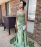 Sheath/Column Sweetheart Satin Corset Prom Dresses With Appliques