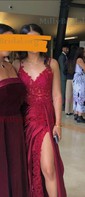 Sheath/Column V-neck Satin Prom Dresses With Appliques