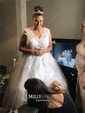 Ball Gown/Princess V-neck Tulle Court Train Wedding Dresses With Appliques Lace