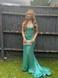 Trumpet/Mermaid Sweep Train V-neck Sequined Prom Dresses