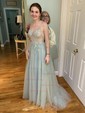 Ball Gown V-neck Tulle Prom Dresses With Appliques