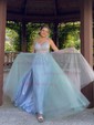Ball Gown V-neck Tulle Prom Dresses With Appliques