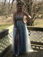 Ball Gown V-neck Tulle Prom Dresses With Appliques