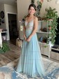 Ball Gown V-neck Tulle Prom Dresses With Appliques