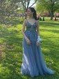 Ball Gown V-neck Tulle Prom Dresses With Appliques