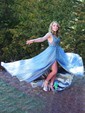 Ball Gown V-neck Tulle Prom Dresses With Appliques