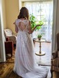 Ball Gown/Princess V-neck Tulle Court Train Wedding Dresses With Appliques Lace
