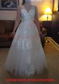 Ball Gown V-neck Tulle Sweep Train Wedding Dresses With Appliques Lace