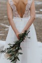 Ball Gown/Princess V-neck Lace Tulle Floor-length Wedding Dresses With Buttons