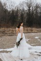 Ball Gown/Princess V-neck Lace Tulle Floor-length Wedding Dresses With Buttons