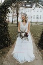 Ball Gown/Princess V-neck Lace Tulle Floor-length Wedding Dresses With Buttons