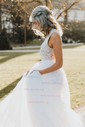 Ball Gown/Princess V-neck Lace Tulle Floor-length Wedding Dresses With Buttons