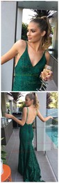 Trumpet/Mermaid Sweep Train V-neck Lace Prom Dresses