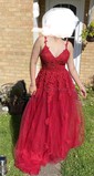 Ball Gown V-neck Tulle Prom Dresses With Appliques