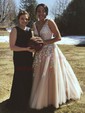 Ball Gown V-neck Tulle Prom Dresses With Appliques