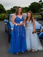 Ball Gown V-neck Tulle Prom Dresses With Appliques