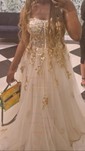 Ball Gown Off-the-shoulder Tulle Prom Dresses With Appliques