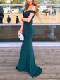 Sheath/Column Off-the-shoulder Modest Prom Dresses With Appliques