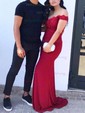 Sheath/Column Off-the-shoulder Modest Prom Dresses With Appliques