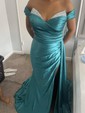 Sheath/Column Off-the-shoulder Satin Prom Dresses With Ruched