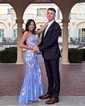 Sheath/Column V-neck Tulle Prom Dresses With Appliques