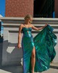 Sheath/Column Strapless Metallic Prom Dresses With Ruched